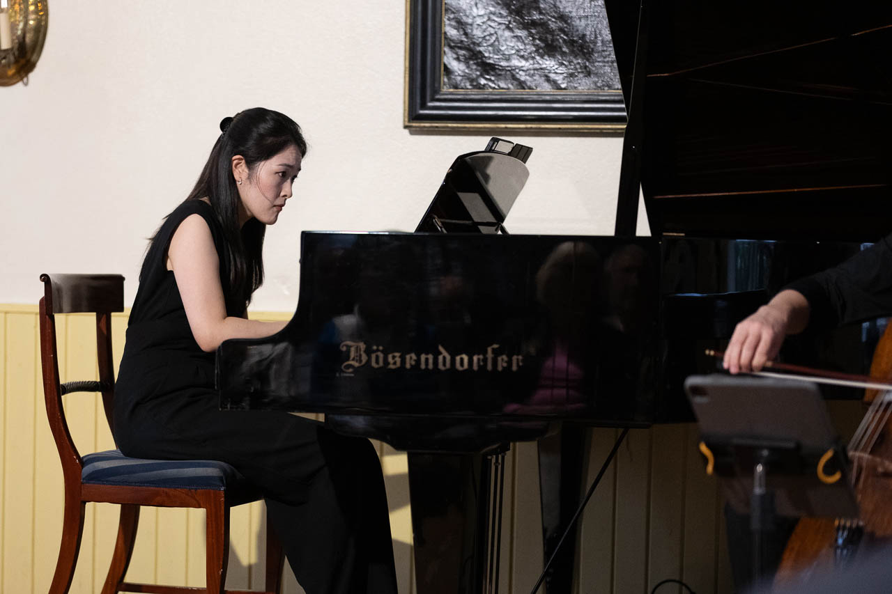 philipp-schupelius-yukino-kaihara-junge-kuenstler-galerie-2025-11