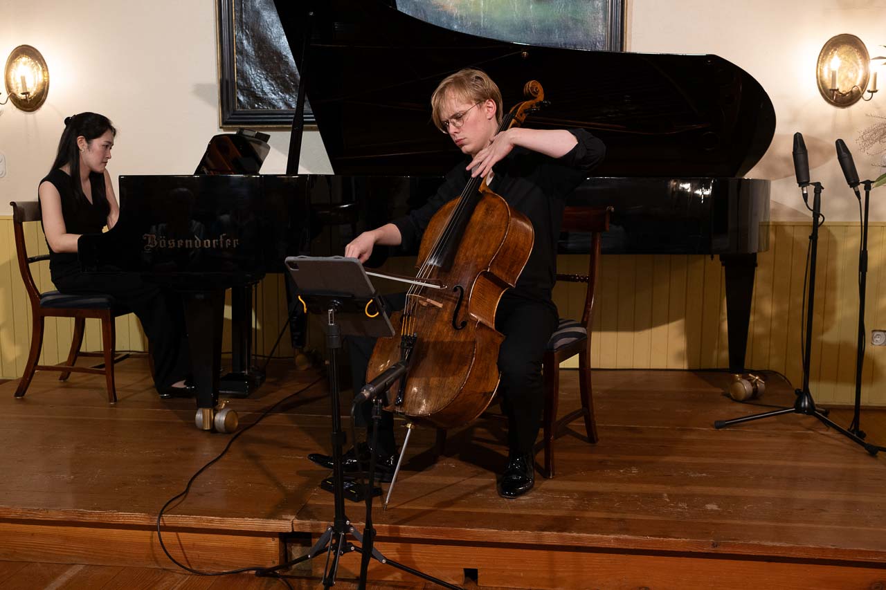 philipp-schupelius-yukino-kaihara-junge-kuenstler-galerie-2025-12